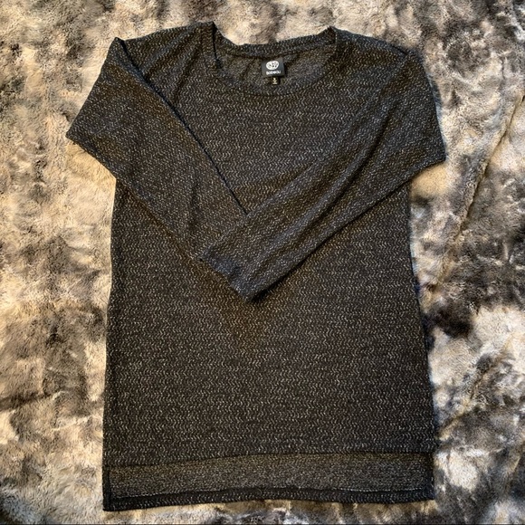 Black Top - Picture 2 of 5